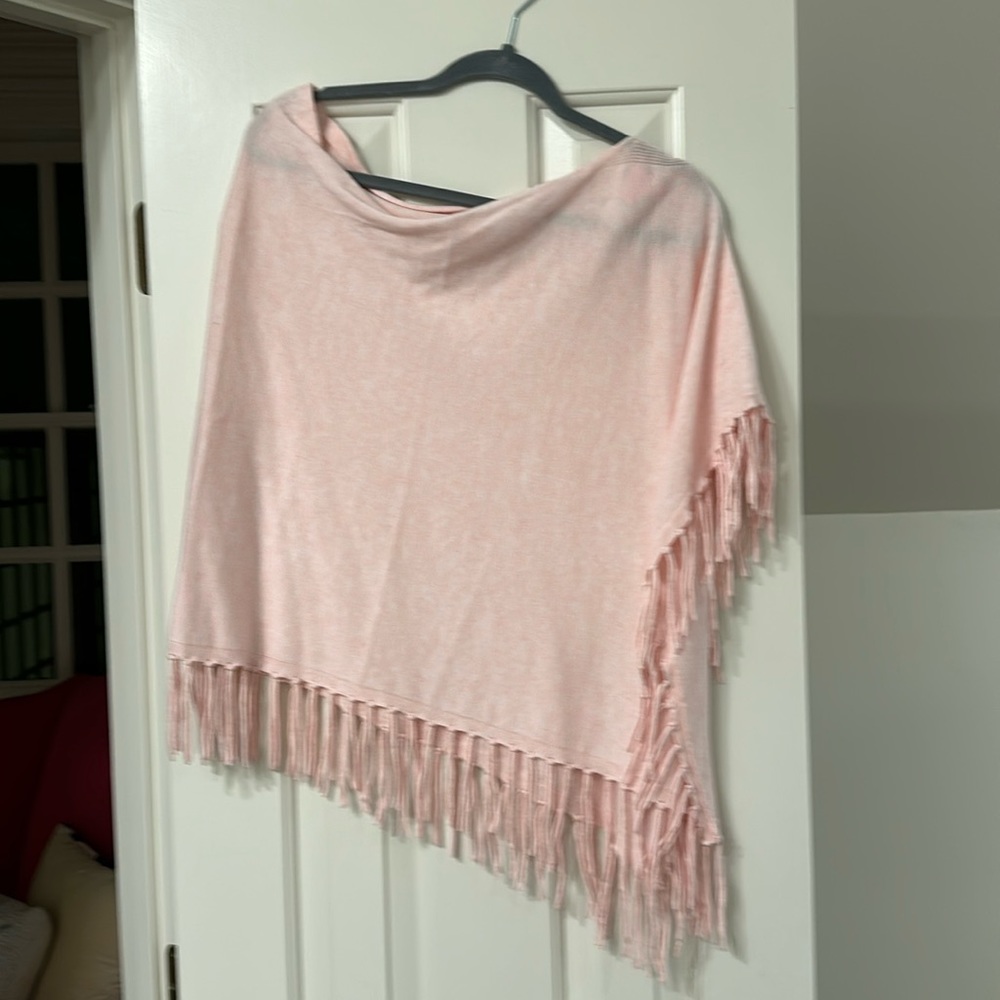 Lilly Pulitzer poncho with fringe. NWOT. One size. Pink